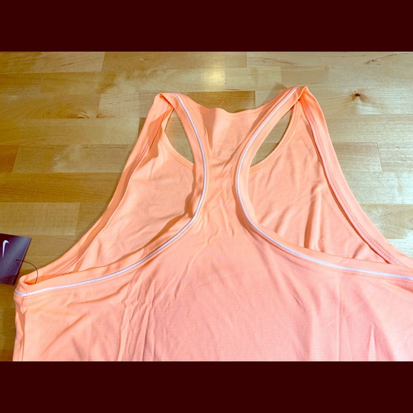 NIKE Women’s tennis tank top; NWT; Razorback - Picture 2 of 5